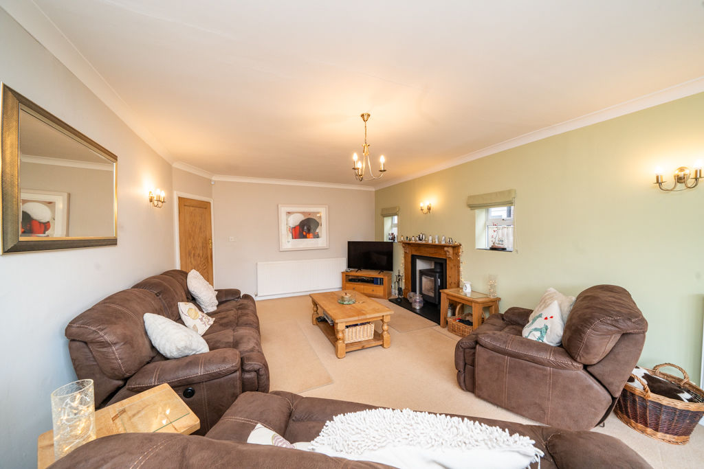 Lounge- click for photo gallery